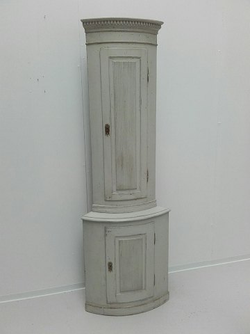 Corner Cabinett
