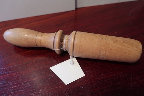 Gerät für die Handarbeit, antik
Um Mitte die 1800-Jahren