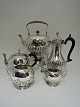 Lundin Antique 
präsentiert: 
Englisch 
Tea & Coffee 
Service 
Sterling (925) 

5 Teile