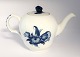 Lundin Antique 
präsentiert: 
Königliches 
Kopenhagen. 
Blaue Blume. 
Teekanne. 
Modell 8244. (1 
Wahl)