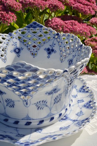 Royal Copenhagen  Blue fluted full lace   Fruit bowl 1059
