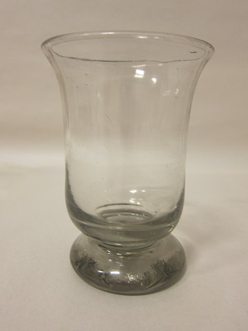 Punschglas, antik
Das Glas ist um 1860
H: 11,5cm, Durchmesser: 7,7cm
Wir haben eine grosse Auswahl von antikke Glässern
Kontakten Sie uns bitte für weitere Information