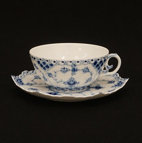 Royal Copenhagen blue fluted full lace tea cup. 
#1130. H: 5,2cm