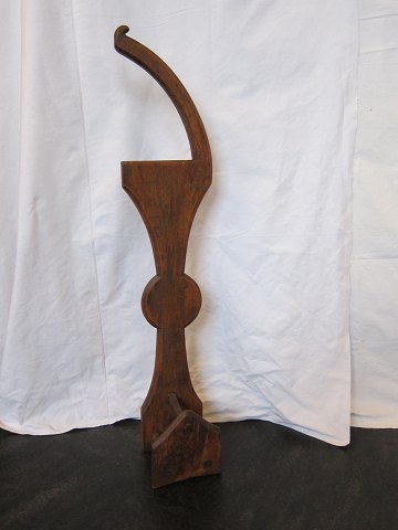 Gerät "Fuss" für die Bearbeitung der Flachs
Ist benützt gemeinsam mit dem "Hand"
Um 1800-Jahren
H: 98cm