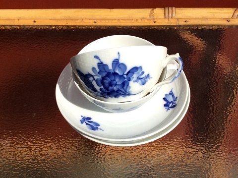 Royal Copenhagen
Flettet blå blomst
Tesæt
#10/8049
*150kr