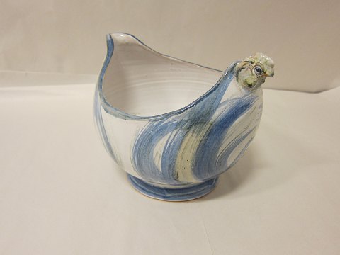 Schale - als ein Huhn geformt
Aus Keramik
Design: Viggo Kyhn, Dänemark
Mit Signatur
H: 17cm, L: 21,5cm