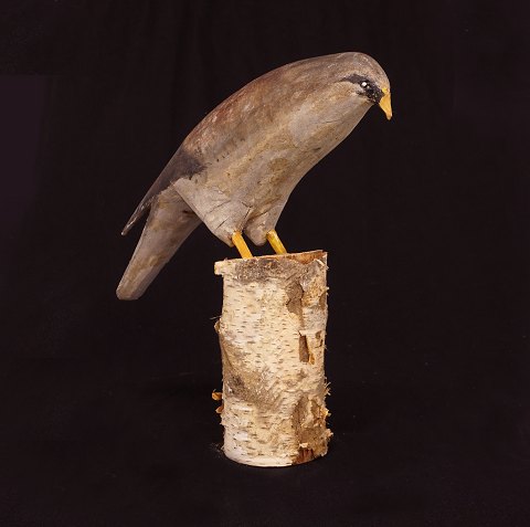 Schwedische Volkskunst: Vogel aus Holz. Ende des 
19. Jahrhunderts. H: 35cm. L: 40cm