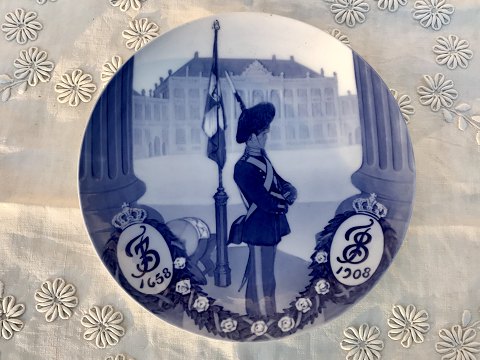 Royal Copenhagen
Livgardens 250 års jubilæum
*1250kr