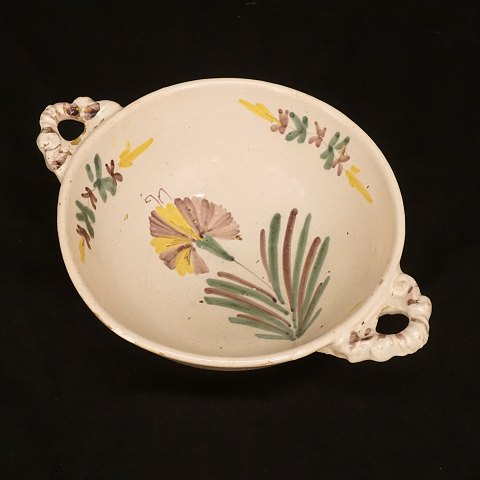 An early Kellinghusen bowl. Made circa 1790. D: 
26,5cm