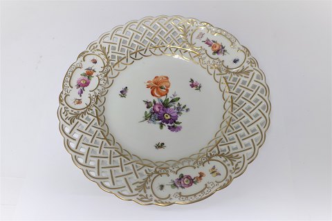 Royal Copenhagen. Saxon flower. Dinner plate with open-work border. Model 
1221-1636. Diameter 25 cm. . (1 quality)