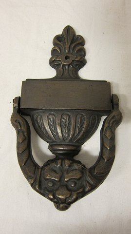 Türklopfer, Antik
Der Türklopfer ist aus Bronze
Um 1900
In gutem Stande