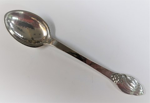 Evald Nielsen Silberbesteck Nr. 6. Silber (830). Teelöffel. Länge 13,5 cm. Es 
sind 8 Stück auf Lager.