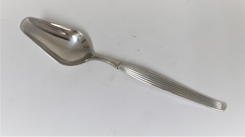 Savoy silver cutlery. Sterling (925). Grapefruit spoon. Length 16 cm. There are 
6 in stock. The price is per piece.