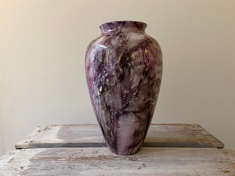 Lila Art Deco Vase von Arabia in Finnland mit Glanzglasur und Marmoreffekt