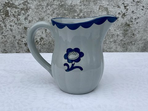 Gustavsberg
Blue pyro
jug
* 400kr