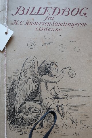 Bilderbuch aus der H.C. Andersen Samlung in Odense, Dänemark
Von 1935
Herausgegeben von "H.C. Andersens Hus" in Odense, Dänmark
In gutem Stande