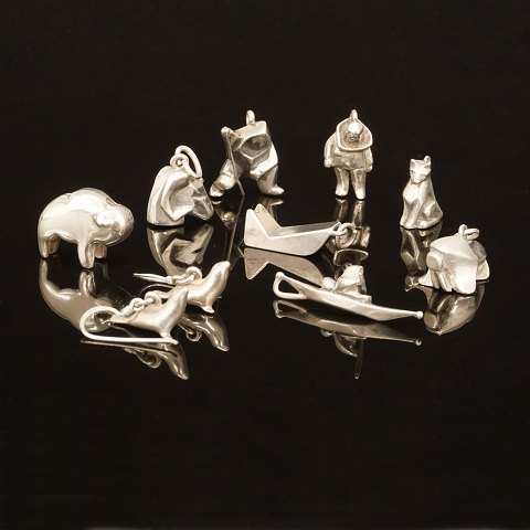Tage Hansen, Denmark: Collection of Sterlingsilver 
pendants and earrings, Greenland. (10)