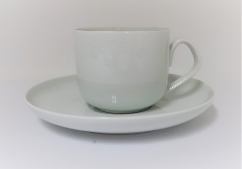 Bing & Grondahl. White, Henning Koppel. Coffee cup. (2. Sorting). There are 9 
pieces in stock. The price is per piece.
