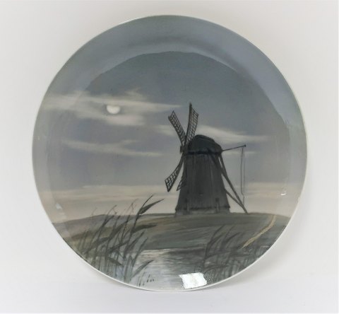 Royal Copenhagen. Porcelain plate. Model 1246/1122. Mill. Diameter 23 cm. (2 
quality)
