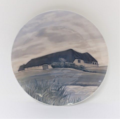 Royal Copenhagen. Porcelain plate. Model 1913/1122. Large farmhouse. Diameter 
22.5 cm. (2 quality)