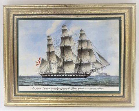 Bing & Gröndahl. Porzellan. Dänische Schiffsporträts. Bild der Fregatte 
"Friedrich der Siette". Maße: Breite 38* 30 cm. 3500 wurden produziert und 
dieser ist nummer 97.