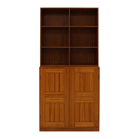 A Mogens Koch mahogany bookcase made by Rud. 
Rasmussen, Denmark. H: 157cm