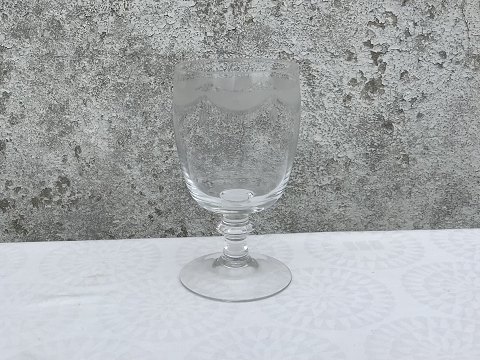 Lindahl Nielsen
Glas mit Girlandenschleifkante
Bier / Großer Rotwein
* 175kr