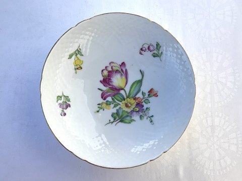 Bing & Grondahl
Saxon flower
Round bowl
# B & G
* 300kr