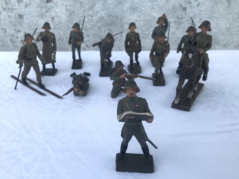 Lineol figures
Germany
soldiers
* 2000 DKK total