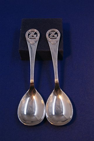 Dansk sølvbestik, par serveringsskeer 17cm fra 1952