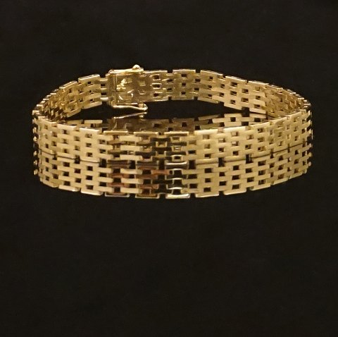 Jørgen Smed, Randers, Dänemark: Armband aus 14kt 
Gold. L: 19cm. B: 0,7cm