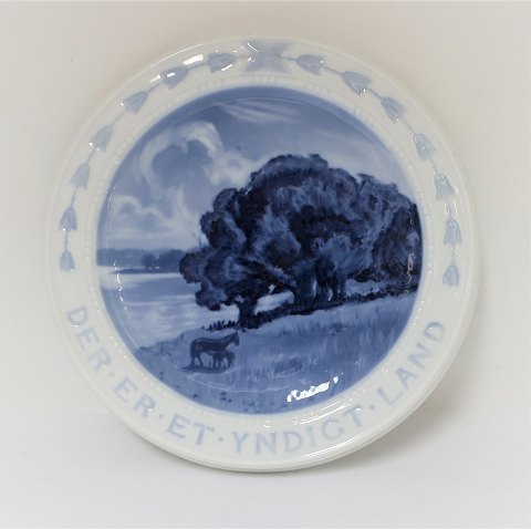 Bing & Grondahl. Poet plate. There is an adorable land. Diameter 21 cm. (1 
quality)