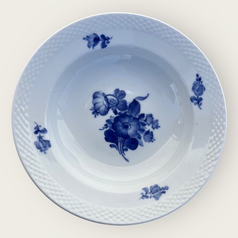 Royal Copenhagen
flettet blå blomst
Dyb dessert tallerken
#10/ 8105
*175Kr