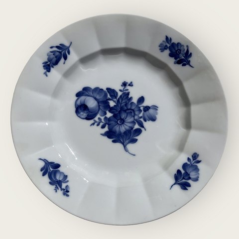 Royal Copenhagen
Angular blue flower
Dinner plate
#10/ 8549
*DKK 250