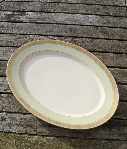 Dagmar with gold Danish porcelain, large oval dishes 40cms