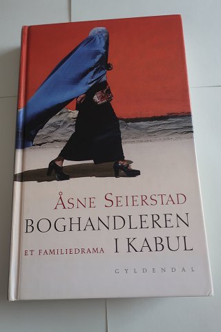 Boghandleren i Kabul
Af Åsne Seierstad
Et familiedrama
På dansk ved Peter Nielsen
Fængslende beretning om det reelle liv i Kabul
Gyldendal
2022
Sideantal 269
Som ny