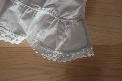 Schöne alte Mameluck mit Stickerei handgemacht
Eine schöne Bekleidung
In gutem Zustand
