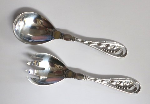 Georg Jensen. Silberbesteck (925).Dekoratives Besteck Nr. 42. Servierset. Länge 
15 cm.