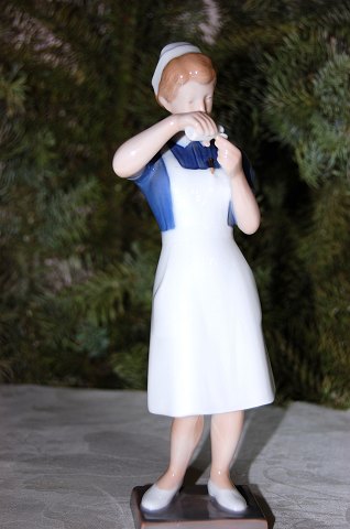 Bing & Grondhal Figurine 2379 Nurse