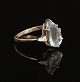 18kt Weissgold Ring mit Aquamarin und vier Diamanten. Ringr. 56