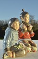 Klits Antik präsentiert: Royal Copenhagen Figur Mädchen und Junge aus Grönland