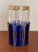 Antike Vase aus tafelgeschliffenem Kristall in 
kobaltblauem und farblosem Glas mit Vergoldungen 
und dezentem Blumenmuster, im Stil von Moser, 
19.-20. Jahrhundert