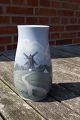 Antikkram präsentiert: Bing & Gröndahl B&G dänisch Porzellan Vase, Landschaftsmotiv mit Windmühle