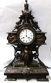 Lundin Antique präsentiert: Bronzeuhr. Hergestellt um 1880. Höhe 60 cm. Uhrwerk funktioniert