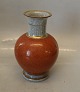 Klosterkælderen 
presents: 
212-3033 
RC Vase 15 cm 
Orange, grey 
and gold Royal 
Copenhagen 
Craquelé, 
(Crackelure)