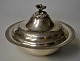 Pegasus – Kunst 
- Antik - 
Design 
presents: 
Covered 
silver bowl, 
20th century.