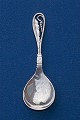 Ornamental Georg Jensen dänisch Silberbesteck. 
Kleiner Servierlöffel 15,3cm von 1926