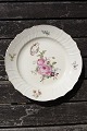 Frisenborg with gold rim Danish porcelain, luncheon plates 22cm. OFFER for more.