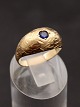 Middelfart 
Antik presents: 
14 carat 
gold ring with 
sapphire