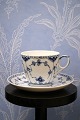 K&Co. presents: 
LARGE 
Royal 
Copenhagen 
office coffee 
cup in Blue 
Fluted Half 
Lace. RC# 
1/703...